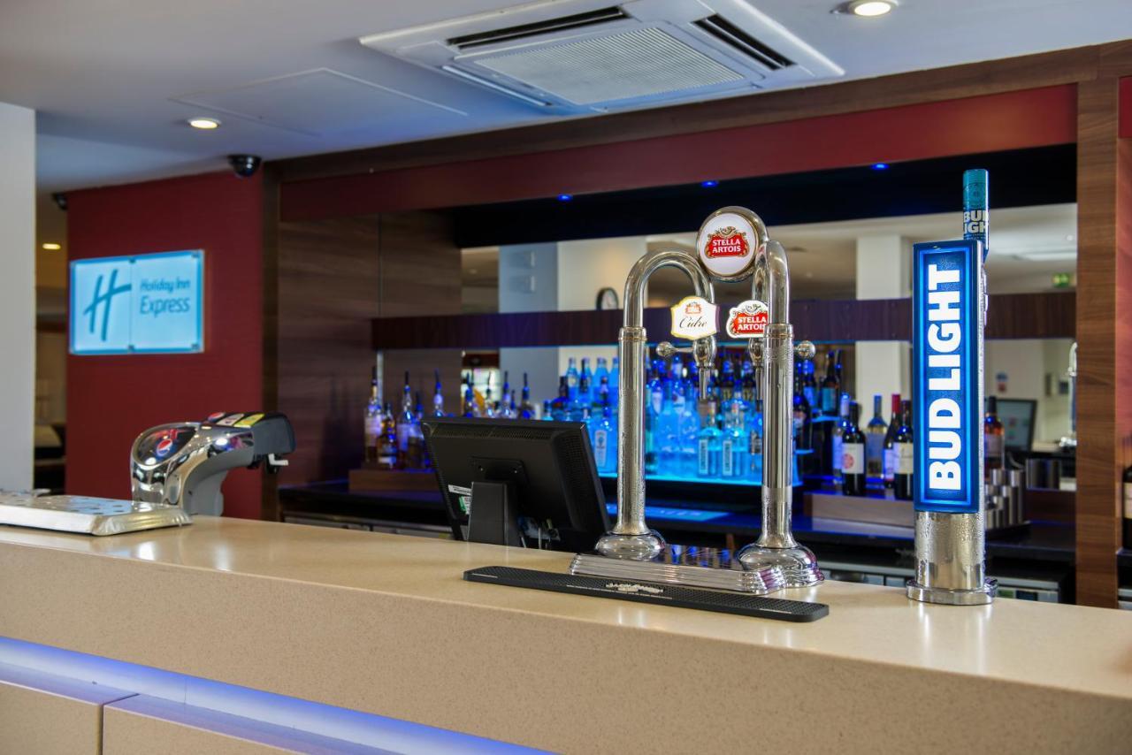 快捷假日达特福德桥酒店 外观 照片